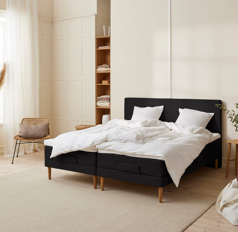 Monark - Trykaflastende | Elevation (Sort) 180x200 cm.